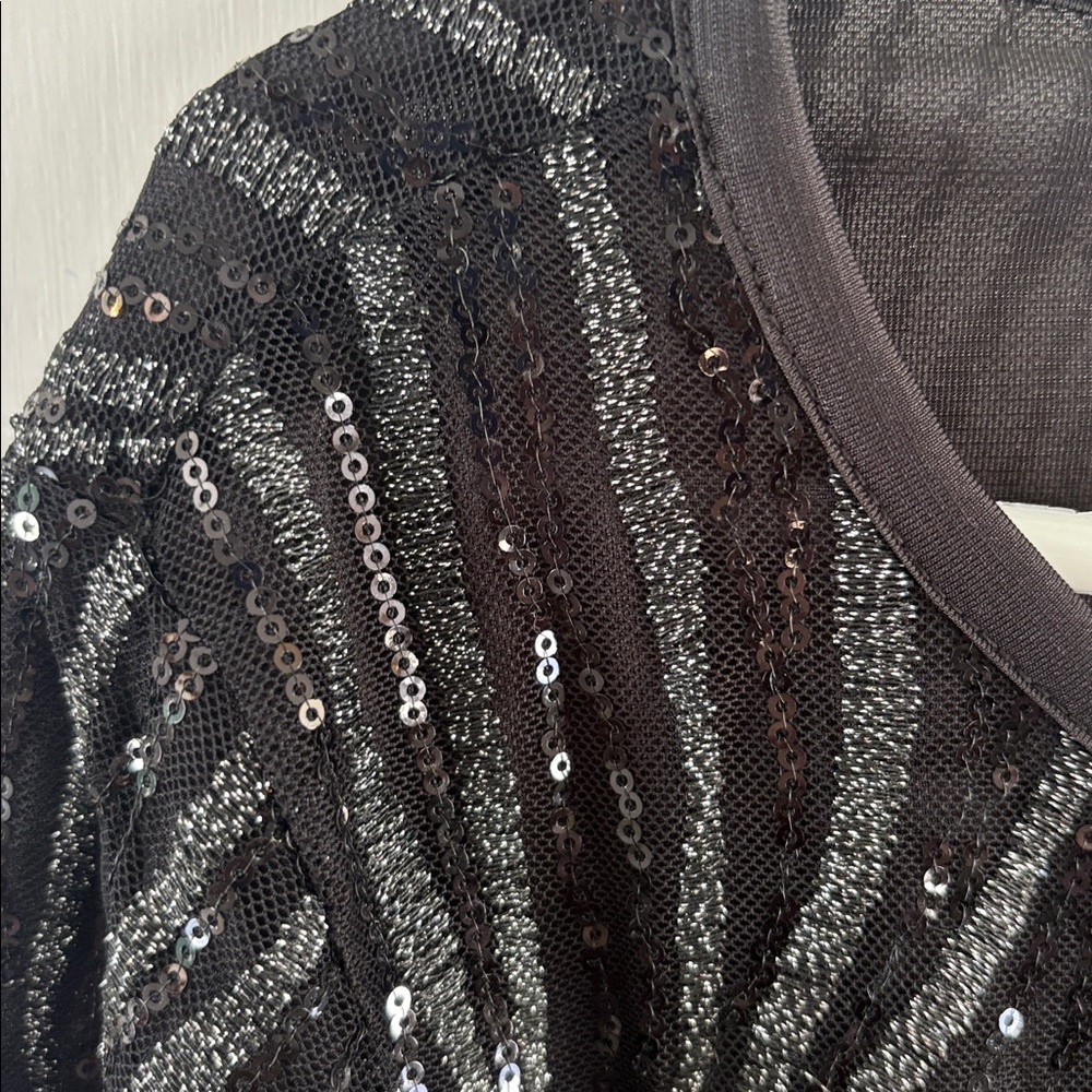 Reba black mesh lined top silver metallic stitching black sequins Size XL - Picture 3 of 10